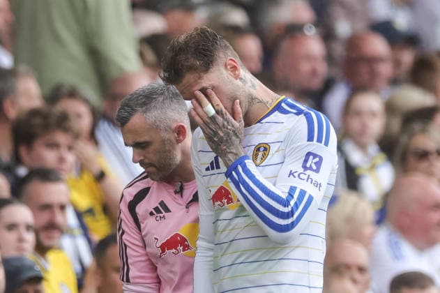 Premier League: Leeds United v Brentford Joe Rodon of Leeds United leaves the field of play injured during the Premier League match Leeds United vs Brentford at Elland Road, Leeds, United Kingdom on 30 August 2026 (Photo by Mark Cosgrove News Images) Leeds Elland Road West Yorkshire United Kingdom Copyright: xMarkxCosgrove NewsxImagesx