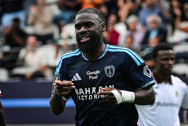 August 30, 2026, Paris, France, France: Lassine SINAYOKO of Paris FC celebrates his goal during the Ligue 1 match between Paris FC and OGC Nice at Jean-Bouin Stadium on August 30, 2026 in Paris, France. Paris FC V OGC Nice - Ligue 1  - ZUMAm308 20260830_zsp_m308_004 Copyright: xMatthieuxMirvillex