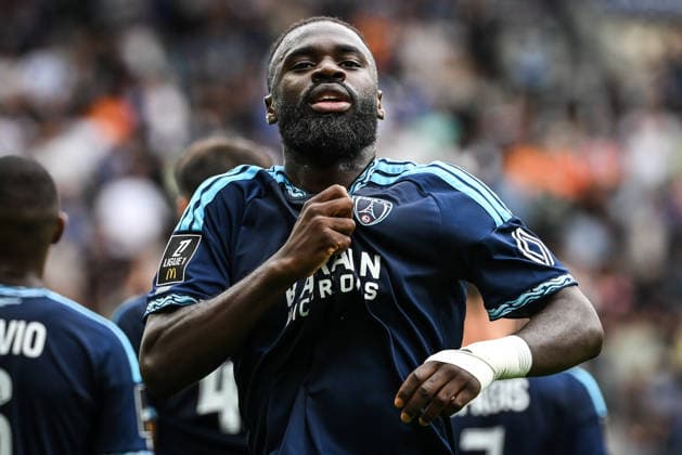 August 30, 2026, Paris, France, France: Lassine SINAYOKO of Paris FC celebrates his goal during the Ligue 1 match between Paris FC and OGC Nice at Jean-Bouin Stadium on August 30, 2026 in Paris, France. Paris FC V OGC Nice - Ligue 1  - ZUMAm308 20260830_zsp_m308_008 Copyright: xMatthieuxMirvillex