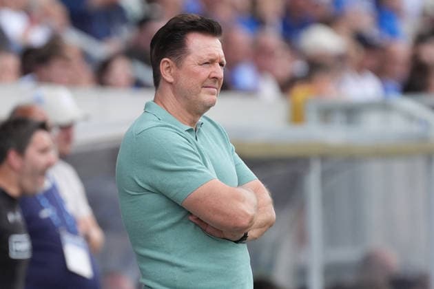 Trainer Christian Titz (Hannover 96) - 30.08.2026 2. Bundesliga, Saison 26 27: SV Darmstadt 98 vs. Hannover 96, Stadion am Boellenfalltor, 3. Spieltag, emonline, emspor, *** Coach Christian Titz, Hannover 96, August 30, 2026, 2. Bundesliga, Season 26–27, SV Darmstadt 98 vs. Hannover 96, Stadion am Böllenfalltor, Matchday 3, emonline, emspor,