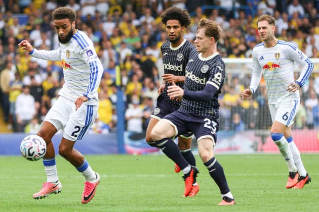 LEEDS, ENGLAND - AUGUST 30: Jayden Bogle of Leeds United controls the ball during the Premier League match between Leeds United and Brentford at Elland Road on August 30, 2026 in Leeds, England. Copyright: xSeanxChandlerx xSPPx Sportspressphoto_SPR219645