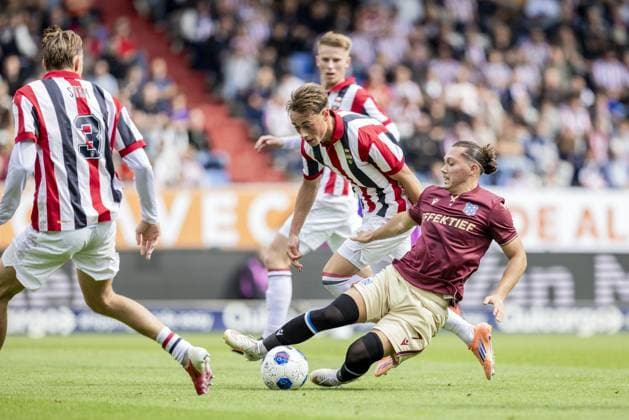 TILBURG - (lr) Uriel van Aalst of Willem II and Maxence Rivera of SC Heerenveen during the Dutch Eredivisie match between Willem II and SC Heerenveen at the Koning Willem II Stadion on 30 August 2026 in Tilburg, the Netherlands. MORITZ MUELLER ANP 2026 27 Eredivisie xVIxANPxSportx xxANPxIVx 566596453 originalFilename: 566596453.jpg