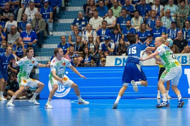 Miro Schluroff, backcourt, VfL Gummersbach 15, Magnus Saugstrup, pivot, SC Magdeburg 23, 15, Magnus Saugstrup, pivot, SC Magdeburg 23, VfL Gummersbach vs. SC Magdeburg, Opel Handball Bundesliga, Men, Matchday 1, August 30, 2026, Gummersbach, North Rhine-Westphalia, Germany Copyright: xkolbert-press MartinxWdziecznyx