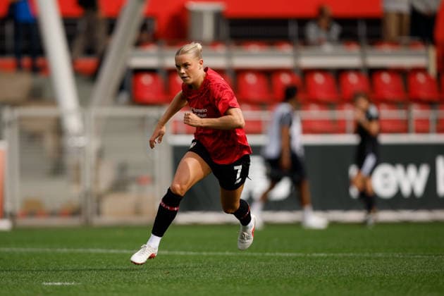 Fußball I Frauen I Bundesliga I Saison 2026-2027 I 2. Spieltag I Bayer 04 Leverkusen - VfL Wolfsburg I 30.08.2026 Cornelia Kramer (7, Bayer 04 Leverkusen) beim aufwärmen, Dynamisch Freisteller, Nahaufnahme, Porträt, Portrait, Einzelfoto, Einzelbild, Körper Leverkusen Ulrich-Haberland-Stadion Niedersachsen Deutschland *** Soccer I Women’s Soccer I Bundesliga I 2026–2027 Season I Matchday 2 I Bayer 04 Leverkusen vs. VfL Wolfsburg I August 30, 2026 Cornelia Kramer 7, Bayer 04 Leverkusen warming up, dynamic cutout, close-up, portrait, single photo, single image, body, Leverkusen, Ulrich Haberland Stadium, Lower Saxony, Germany Copyright: xLobeca CedricxSiefkerx