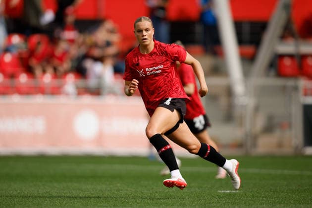 Fußball I Frauen I Bundesliga I Saison 2026-2027 I 2. Spieltag I Bayer 04 Leverkusen - VfL Wolfsburg I 30.08.2026 Cornelia Kramer (7, Bayer 04 Leverkusen) beim aufwärmen, Dynamisch Freisteller, Nahaufnahme, Porträt, Portrait, Einzelfoto, Einzelbild, Körper Leverkusen Ulrich-Haberland-Stadion Niedersachsen Deutschland *** Soccer I Women’s Soccer I Bundesliga I 2026–2027 Season I Matchday 2 I Bayer 04 Leverkusen vs. VfL Wolfsburg I August 30, 2026 Cornelia Kramer 7, Bayer 04 Leverkusen warming up, dynamic cutout, close-up, portrait, single photo, single image, body, Leverkusen, Ulrich Haberland Stadium, Lower Saxony, Germany Copyright: xLobeca CedricxSiefkerx