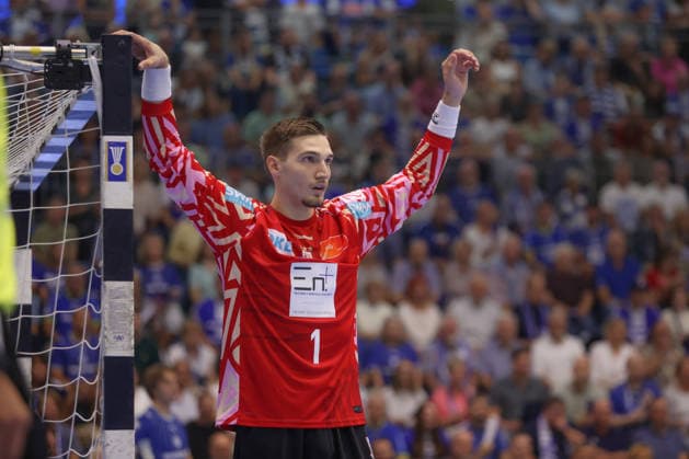 August 30, 2026, xtgx, Opel HBL Handball, VfL Gummersbach vs. SC Magdeburg, from left: Dominik Kuzmanovic (Magdeburg), 1 (Gummersbach)
