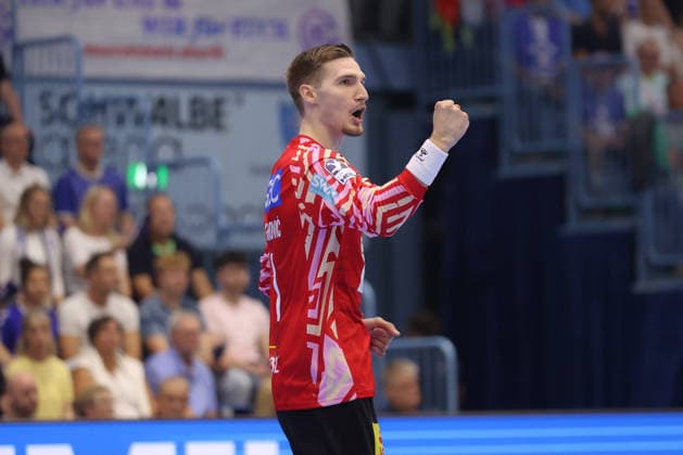 August 30, 2026, xtgx, Opel HBL Handball, VfL Gummersbach vs. SC Magdeburg emspor, from left: Dominik Kuzmanovic (Magdeburg), 1: Celebrating a saved shot, blocked, saved, Gummersbach goalkeeper