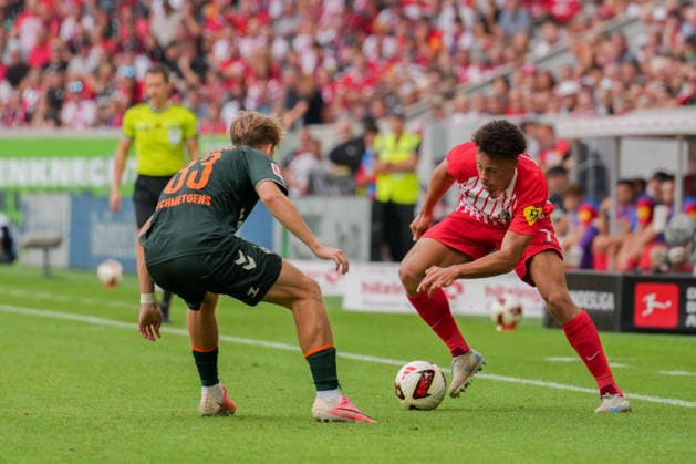 1. Bundesliga: SC Freiburg vs SV Werder Bremen, 30.08.2026 Zweikampf zwischen Mick Schmetgens (SV Werder Bremen, 33) und Derry Scherhant (SC Freiburg, 7) 1. Bundesliga: SC Freiburg vs SV Werder Bremen, Europa-Park-Stadion, 30.08.2026 DFB DFL REGULATIONS PROHIBIT ANY USE OF PHOTOGRAPHS AS IMAGE SEQUENCES AND OR QUASI-VIDEO. *** 1 Bundesliga: SC Freiburg vs. SV Werder Bremen, August 30, 2026. A tackle between Mick Schmetgen of SV Werder Bremen (No. 33) and Derry Scherhant of SC Freiburg (No. 7). 1 Bundesliga: SC Freiburg vs. SV Werder Bremen, Europa-Park Stadium, August 30, 2026 DFB and DFL regulations prohibit any use of photographs as image sequences and or quasi-video. Copyright: xBEAUTIFULxSPORTS Boscox
