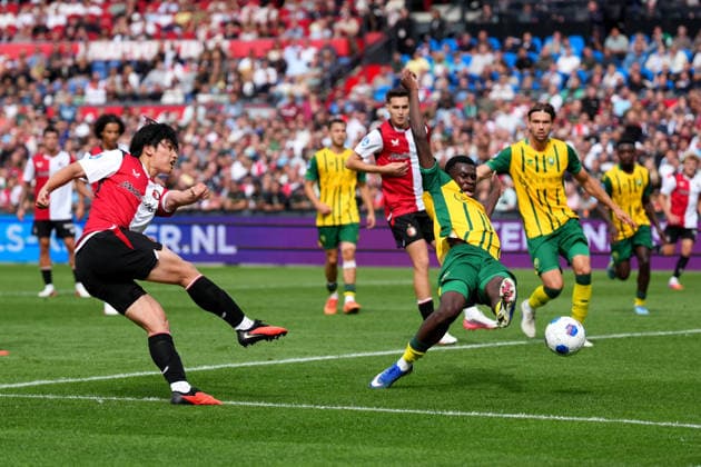 Eredivisie: Feyenoord Rotterdam v ADO Den Haag Rotterdam - Ayase Ueda of Feyenoord Rotterdam scores his team s first goal (1-2) during the fourth competition round of the 2026 2027 Eredivisie season. The match is set between Feyenoord Rotterdam and ADO Den Haag at De Kuip on 30 August 2026 in Rotterdam, The Netherlands. (Hero Images Yannick Verhoeven) Copyright: xYannickxVerhoevenx