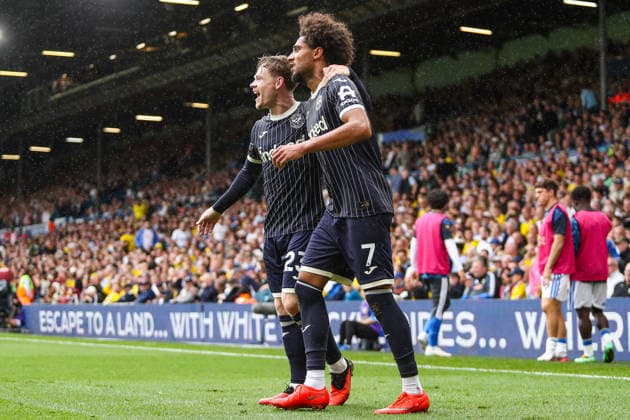 Leeds United v Brentford, Premier League Kevin Schade Of Brentford scores a GOAL 0-1 and celebrates during the Leeds United v Brentford Premier League match at Elland Road, Leeds, England on 30 August 2026 Credit: Lee Keuneke Every Second Media Editorial use only. All images are copyright Every Second Media Limited. No images may be reproduced without prior permission. All rights reserved. Premier League and Football League images are subject to licensing agreements with Football DataCo Limited. see https: www.football-dataco.com Copyright: xIMAGO EveryxSecondxMediax ESM-2124-0072 LeexKeunekex xEveryxSecondxMediax