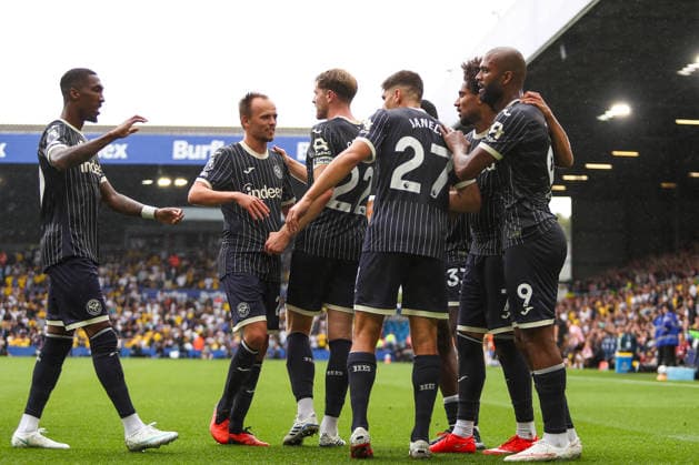 Leeds United v Brentford, Premier League Kevin Schade Of Brentford scores a GOAL 0-1 and celebrates during the Leeds United v Brentford Premier League match at Elland Road, Leeds, England on 30 August 2026 Credit: Lee Keuneke Every Second Media Editorial use only. All images are copyright Every Second Media Limited. No images may be reproduced without prior permission. All rights reserved. Premier League and Football League images are subject to licensing agreements with Football DataCo Limited. see https: www.football-dataco.com Copyright: xIMAGO EveryxSecondxMediax ESM-2124-0074 LeexKeunekex xEveryxSecondxMediax