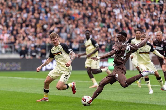 Abdoulie Ceesay, FC St. Pauli, 09 shots on goal, scoring chances, Paul Joly 1 FC Kaiserslautern, 26, GER, FC St. Pauli vs. 1 FC Kaiserslautern, Soccer, 2. Bundesliga, Matchday 3, 2026–2027 Season, August 30, 2026 DFL regulations prohibit any use of photographs as image sequences and or quasi-video, GER, FC St. Pauli vs. 1. FC Kaiserslautern, Soccer, 2. Bundesliga, Matchday 3, 2026–2027 Season, August 30, 2026, Hamburg Copyright: xEibner-Pressefoto MaxxVincenx EP_MVN