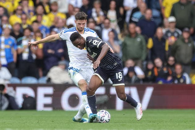 Premier League: Leeds United v Brentford Anton Stach of Leeds United and Mamadou Sangare of Brentford battle for the ball during the Premier League match Leeds United vs Brentford at Elland Road, Leeds, United Kingdom on 30 August 2026 (Photo by Mark Cosgrove News Images) Leeds Elland Road West Yorkshire United Kingdom Copyright: xMarkxCosgrove NewsxImagesx