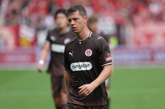 August 30, 2026 xfsx Soccer 2. Bundesliga FC St. Pauli 1 FC Kaiserslautern v l Mathias Rasmussen FC St. Pauli, 20 disappointed, looking disappointed, sad, frustrated, feeling frustrated DFL regulations prohibit any use of photographs as image sequences and or quasi-video Copyright: HMBxMedia FernandoxSoares