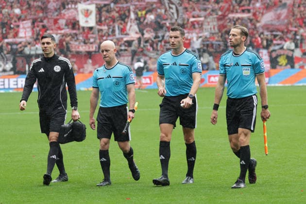 August 30, 2026 xfsx Soccer 2. Bundesliga FC St. Pauli 1 FC Kaiserslautern v l Timon Schulz 4 Official, Referee Hannes Ventzke, Referee Eric Weisbach, Referee Sven Waschitzki, Günther. DFL regulations prohibit any use of photographs as image sequences and or quasi-video. Copyright: HMBxMedia FernandoxSoares