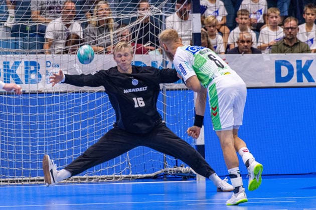 Opel Handball Bundesliga, VfL Gummersbach vs. SC Magdeburg, August 30, 2026 Bertram Obling (VfL Gummersbach) 16, Matthias Musche (SC Magdeburg) 6, Opel Handball Bundesliga, VfL Gummersbach vs. SC Magdeburg, August 30, 2026 Copyright: xBEAUTIFULxSPORTS Erlhofx