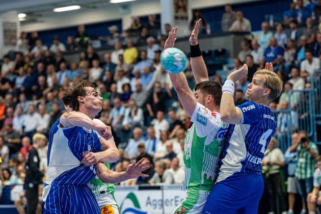 Opel Handball Bundesliga, VfL Gummersbach vs. SC Magdeburg, August 30, 2026, Nikola Roganovic VfL Gummersbach 23, Omar Ingi Magnusson SC Magdeburg 14, Ellidi Vidarsson VfL Gummersbach 4, Opel Handball Bundesliga, VfL Gummersbach vs. SC Magdeburg, August 30, 2026 Copyright: xBEAUTIFULxSPORTS Erlhofx