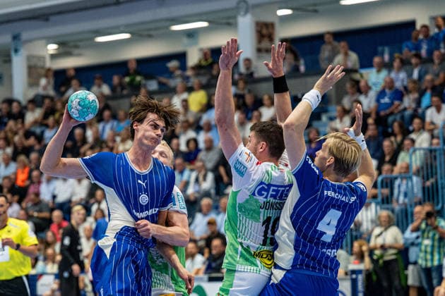 Opel Handball Bundesliga, VfL Gummersbach vs. SC Magdeburg, August 30, 2026: Miro Schluroff (VfL Gummersbach) 15, Elvar Örn Jonsson (SC Magdeburg) 19, Ellidi Vidarsson (VfL Gummersbach) 4, Opel Handball Bundesliga, VfL Gummersbach vs. SC Magdeburg, August 30, 2026 Copyright: xBEAUTIFULxSPORTS Erlhofx