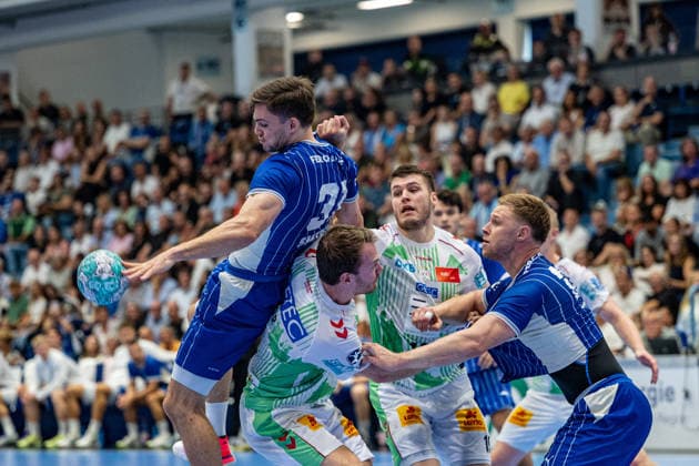 Opel Handball Bundesliga, VfL Gummersbach vs. SC Magdeburg, August 30, 2026 Kay Smits (VfL Gummersbach) 31, Elvar Örn Jonsson (SC Magdeburg) 19, Kristjan Horžen (VfL Gummersbach) 27, Opel Handball Bundesliga, VfL Gummersbach vs. SC Magdeburg, August 30, 2026 Copyright: xBEAUTIFULxSPORTS Erlhofx