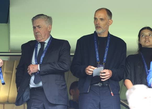 Premier League - Chelsea v Brighton & Hove Albion LONDON, ENGLAND, AUGUST 30: Carlo Ancelotti manager of Brazil national team, Nationalteam & Thomas Tuchel of England national team watching on during the Premier League match between Chelsea v Brighton & Hove Albion at Stamford Bridge Stadium, London, England, on August 30. (Photo by Daniel Weir) London Stamford Bridge Stadium England Copyright: xDanielxWeir SportsxPressxPhotox Sportspressphoto_SPR219673
