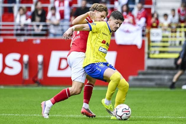 Antwerp s Eran Tuypens and STVV s Arbnor Muja pictured in action during a soccer match between Royal Antwerp FC and Sint-Truidense V.V., Sunday 30 August 2026 in Antwerp, on day 4 of the 2026-2027 Jupiler Pro League first division of the Belgian championship. TOM GOYVAERTS TomxGoyvaerts  x184747078x