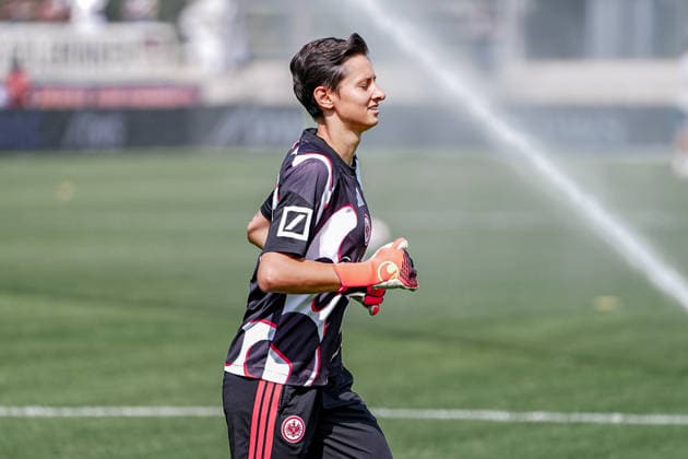 Deutschland: Fussball Saison 2026 2027 , Google Pixel Frauen-Bundesliga , 2. Spieltag , Eintracht Frankfurt Frauen vs. 1. FC Nürnberg Frauen - Stadion am Brentanobad (Frankfurt am Main) : Lina Altenburg (Eintracht Frankfurt Frauen, 12) Aufwärmen, Mimik, Gesichtsausdruck, Emotion Frankfurt am Main Stadion am Brentanobad Deutschland Germany *** Germany Soccer Season 2026–2027, Google Pixel Women s Bundesliga, Matchday 2, Eintracht Frankfurt Women vs. 1. FC Nürnberg Women, Stadion am Brentanobad, Frankfurt am Main, Lina Altenburg, Eintracht Frankfurt Women, 12, warming up, facial expressions, emotion, Frankfurt am Main, Stadion am Brentanobad, Germany Copyright: xBennetxLongx