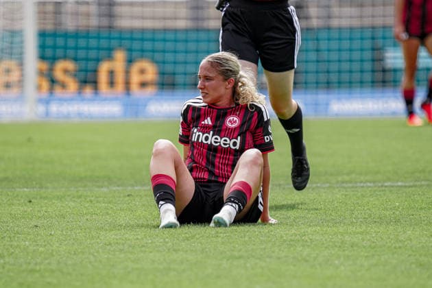 Deutschland: Fussball Saison 2026 2027 , Google Pixel Frauen-Bundesliga , 2. Spieltag , Eintracht Frankfurt Frauen vs. 1. FC Nürnberg Frauen - Stadion am Brentanobad (Frankfurt am Main) : Danique Tolhoek (Eintracht Frankfurt Frauen, 22) verletzt am Boden, Verletzung Frankfurt am Main Stadion am Brentanobad Deutschland Germany *** Germany Soccer Season 2026–2027, Google Pixel Women s Bundesliga, Matchday 2, Eintracht Frankfurt Women vs. 1. FC Nürnberg Women, Stadion am Brentanobad, Frankfurt am Main, Danique Tolhoek (Eintracht Frankfurt Women), 22, injured on the ground, injury, Frankfurt am Main, Stadion am Brentanobad, Germany Copyright: xBennetxLongx