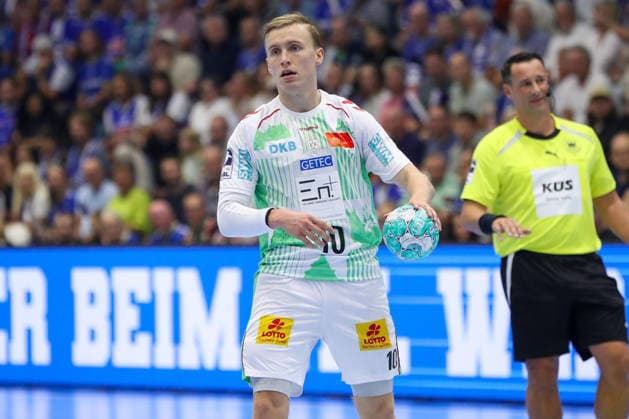 August 30, 2026, xgox, Handball, Opel HBL, VfL Gummersbach vs. SC Magdeburg, emspor, from left: Gisli, Thorgeir, Kristjansson (Magdeburg); 10 on the ball, plays the ball (Gummersbach)