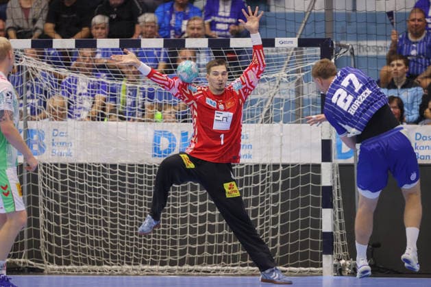 August 30, 2026, xtgx, Opel HBL Handball, VfL Gummersbach vs. SC Magdeburg, from left: Dominik Kuzmanovic (Magdeburg), 1 save, blocks the ball, catches the ball, stops Gummersbach