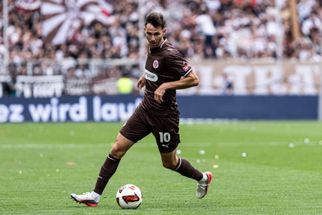 German Bundesliga: FC St. Pauli 1, FC Kaiserslautern 30, August 2026 Branimir Hrgota, FC St. Pauli, 10, German Bundesliga, Matchday 3: FC St. Pauli 1, FC Kaiserslautern, Millerntor Stadium, Hamburg, St. Pauli, August 30, 2026 DFL regulations prohibit any use of photographs as image sequences and or quasi-video Copyright: xBEAUTIFULxSPORTS Buriakovx