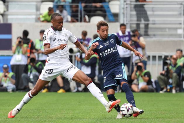 FOOTBALL : Paris FC Vs OGC Nice - Ligue 1 - 30 08 2026 Maxime Lopez (Paris FC) Vs Nathan Ngoumou (OGC Nice) ParisFrance  Copyright: xMichaelxBaucherx