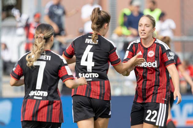 GPFBL: Eintracht Frankfurt - 1. FC Nürnberg, 30.08.2026 Danique Tolhoek (Eintracht Frankfurt 22) erzielte das Tor den Treffer zum 1:1 Ausgleich klatscht mit Noemi Ivelj (Eintracht Frankfurt 4) ab und mit Ereleta Memeti (Eintracht Frankfurt 7), Eintracht Frankfurt - 1. FC Nürnberg, Frankfurt, Stadion am Brentanobad, 30.8.2026 *** GPFBL Eintracht Frankfurt vs. 1. FC Nürnberg, August 30, 2026: Danique Tolhoek (Eintracht Frankfurt 22) scored the goal to tie the game at 1–1 and high-fived Noemi Ivelj (Eintracht Frankfurt 4) and Ereleta Memeti (Eintracht Frankfurt 7), Eintracht Frankfurt 1 FC Nürnberg, Frankfurt, Stadion am Brentanobad, August 30, 2026 Copyright: xBEAUTIFULxSPORTS Gawlikx