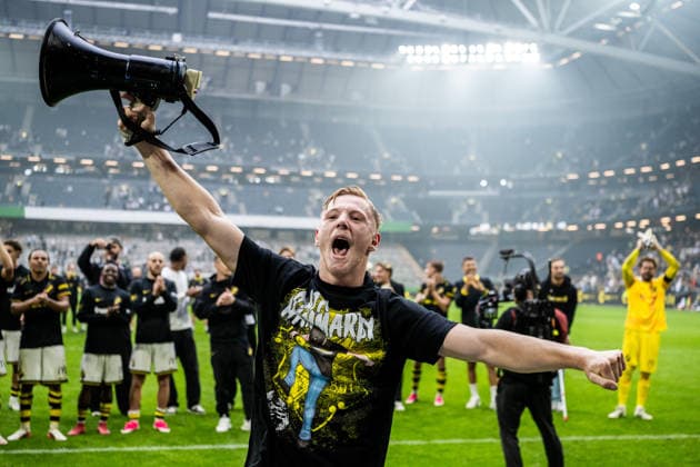 260830 AIK s Sixten Gustafsson celebrates after the Allsvenskan soccer match between AIK and Hammarby on August 30, 2026, in Stockholm  Copyright: JESPERxZERMAN BB260830JZ062