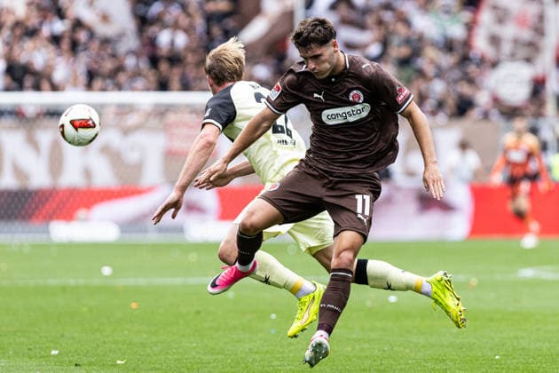 2 German Bundesliga FC St. Pauli 1 FC Kaiserslautern August 30, 2026 Arkadiusz Pyrka FC St. Pauli, 11, Mika Haas 1 FC Kaiserslautern, 22 2 German Bundesliga Matchday 3 FC St. Pauli 1 FC Kaiserslautern Millerntor Stadium, Hamburg, St. Pauli August 30, 2026 DFL regulations prohibit any use of photographs as image sequences and or quasi-video Copyright: xBEAUTIFULxSPORTS Buriakovx