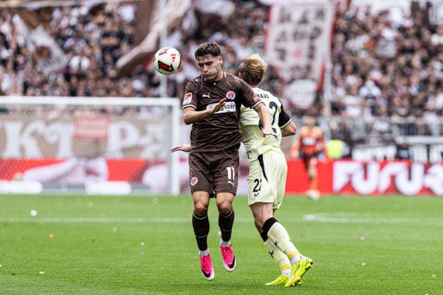 2. Fußball Bundesliga: FC St. Pauli - 1. FC Kaiserslautern; 30.08.2026 Arkadiusz Pyrka (FC St. Pauli, 11), Mika Haas (1. FC Kaiserslautern, 22) 2. Fußball Bundesliga 3.Spieltag: FC St. Pauli - 1. FC Kaiserslautern; Millerntor-Stadion, Hamburg, St. Pauli; 30.08.2026 DFL regulations prohibit any use of photographs as image sequences and or quasi video. *** 2 German Bundesliga FC St. Pauli 1 FC Kaiserslautern August 30, 2026 Arkadiusz Pyrka FC St. Pauli, 11, Mika Haas 1 FC Kaiserslautern, 22 2 German Bundesliga Matchday 3 FC St. Pauli 1 FC Kaiserslautern Millerntor Stadium, Hamburg, St. Pauli August 30, 2026 DFL regulations prohibit any use of photographs as image sequences and or quasi-video Copyright: xBEAUTIFULxSPORTS Buriakovx