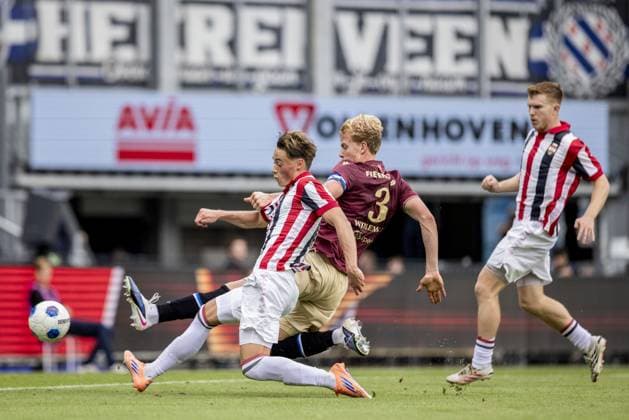 TILBURG - (lr) Uriel van Aalst of Willem II scores the opening goal past Maas Willemsen of SC Heerenveen during the Dutch Eredivisie match between Willem II and SC Heerenveen at the Koning Willem II Stadion on 30 August 2026 in Tilburg, the Netherlands. MORITZ MUELLER ANP 2026 27 Eredivisie xVIxANPxSportx xxANPxIVx 566598771 originalFilename: 566598771.jpg