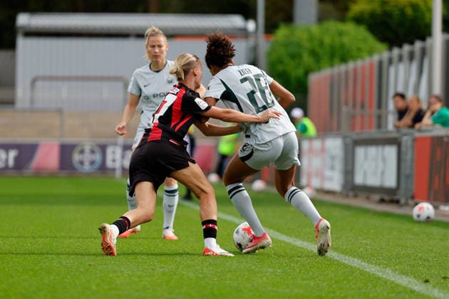Fußball I Frauen I Bundesliga I Saison 2026-2027 I 2. Spieltag I Bayer 04 Leverkusen - VfL Wolfsburg I 30.08.2026 Marlene Müller (27, Bayer 04 Leverkusen) und Cora Zicai (28, VfL Wolfsburg) im Zweikampf Leverkusen Ulrich-Haberland-Stadion Niedersachsen Deutschland *** Soccer I Women s I Bundesliga I 2026–2027 Season I Matchday 2 I Bayer 04 Leverkusen vs. VfL Wolfsburg I August 30, 2026 Marlene Müller, 27, Bayer 04 Leverkusen, and Cora Zicai, 28, VfL Wolfsburg, in a tackle at the Ulrich Haberland Stadium in Leverkusen, Lower Saxony, Germany Copyright: xLobeca CedricxSiefkerx