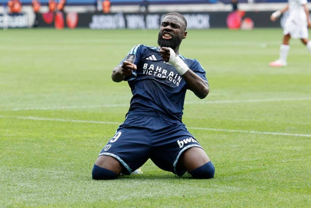 August 30, 2026, Paris, Paris, France: Lassine SINAYOKO of PARIS FC celebrates during League 1 McDonald s, Day 02 match between PFC and OGC NICE at Jean-Bouin stadium - on August 30 2026. Paris - France Paris France - ZUMAb253 20260830_zsp_b253_003 Copyright: xLoicxBaratouxx