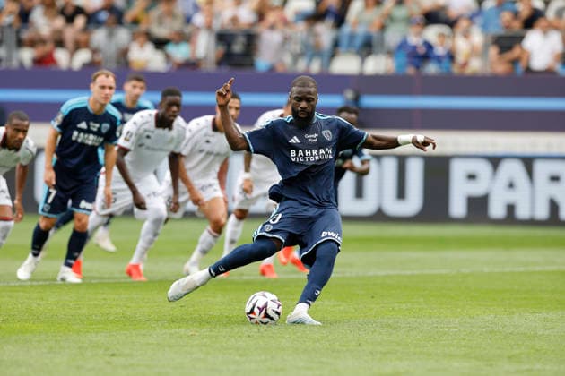 August 30, 2026, Paris, Paris, France: Lassine SINAYOKO of PARIS FC celebrates during League 1 McDonald s, Day 02 match between PFC and OGC NICE at Jean-Bouin stadium - on August 30 2026. Paris - France Paris France - ZUMAb253 20260830_zsp_b253_005 Copyright: xLoicxBaratouxx