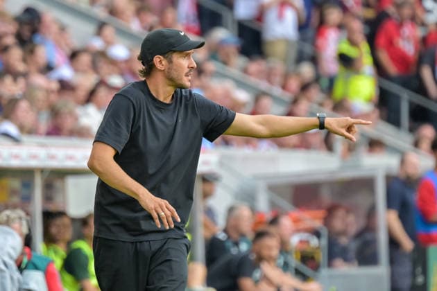 Julian Schuster (SC Freiburg, Trainer) mit Gestik. GER, SC Freiburg vs Werder Bremen, Fussball, Bundesliga, 1. Spieltag, Saison 2026 2027, 30.08.2026 DFL DFB REGULATIONS PROHIBIT ANY USE OF PHOTOGRAPHS AS IMAGE SEQUENCES AND OR QUASI-VIDEO GER, SC Freiburg vs Werder Bremen, Fussball, Bundesliga, 1. Spieltag, Saison 2026 2027, 30.08.2026 Freiburg *** Julian Schuster, SC Freiburg, coach gesturing (GER), SC Freiburg vs. Werder Bremen, soccer, Bundesliga, Matchday 1, 2026–2027 season, August 30, 2026 DFL DFB regulations prohibit any use of photographs as image sequences and or quasi-video, SC Freiburg vs. Werder Bremen, soccer, Bundesliga, Matchday 1, 2026–2027 season, August 30, 2026, Freiburg Copyright: xEibner-Pressefotox EP_THS
