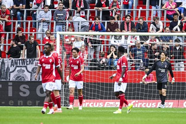 Antwerp s goalkeeper Taishi Brandon Nozawa looks dejected during a soccer match between Royal Antwerp FC and Sint-Truidense V.V., Sunday 30 August 2026 in Antwerp, on day 4 of the 2026-2027 Jupiler Pro League first division of the Belgian championship. TOM GOYVAERTS TomxGoyvaerts  x184748008x