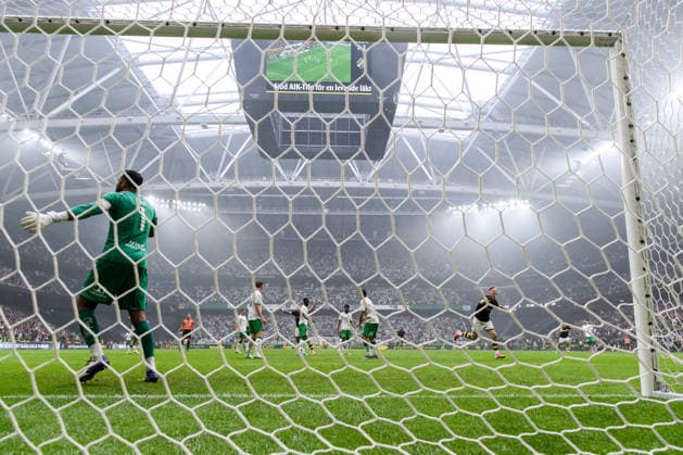 August 30, 2026: AIK s Sixten Gustafsson celebrates after scoring the 3-2 goal, while Hammarby goalkeeper Warner Hahn looks dejected during the Allsvenskan soccer match between AIK and Hammarby on August 30, 2026, in Stockholm  Copyright: JESPERxZERMAN BB260830JZ067