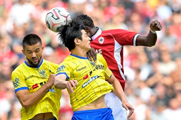 Royal Antwerp FC v Sint-Truidense VV - Jupiler Pro League DEURNE, BELGIUM - AUGUST 30 : Taniguchi Shogo defender of Sint-Truidense VV battles for the ball with Narh Luis forward of Royal Antwerp FC during the Jupiler Pro League match between Royal Antwerp FC and Sint-Truidense VV on August 30, 2026 in Deurne, Belgium, 30 08 2026 Deurne Belgium  Copyright: xSesx