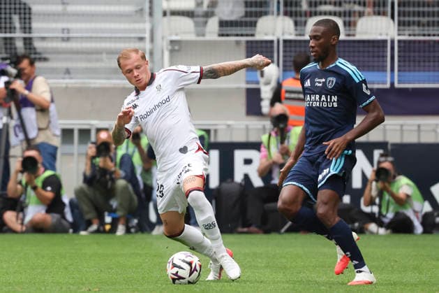 FOOTBALL : Paris FC Vs OGC Nice - Ligue 1 - 30 08 2026 Melvin Bard (OGC Nice) Vs Adama Camara (Paris FC) ParisFrance  Copyright: xMichaelxBaucherx
