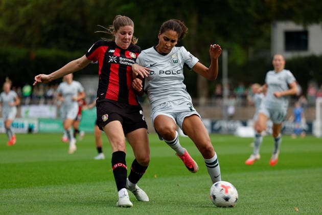 Fußball I Frauen I Bundesliga I Saison 2026-2027 I 2. Spieltag I Bayer 04 Leverkusen - VfL Wolfsburg I 30.08.2026 Lilla Turanyi (24, Bayer 04 Leverkusen) und Cora Zicai (28, VfL Wolfsburg) im Zweikampf Leverkusen Ulrich-Haberland-Stadion Niedersachsen Deutschland *** Soccer Women s Bundesliga 2026–2027 Season Matchday 2 Bayer 04 Leverkusen vs. VfL Wolfsburg August 30, 2026 Lilla Turanyi (24), Bayer 04 Leverkusen, and Cora Zicai (28), VfL Wolfsburg, in a tackle at the Ulrich Haberland Stadium in Leverkusen, Lower Saxony, Germany Copyright: xLobeca CedricxSiefkerx