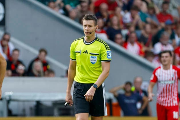 Schiedsrichter Daniel Siebert , Deutschland, Fussball, 1. Bundesliga, 1.Spieltag, 2026 2027, SC Freiburg vs. SV Werder Bremen, 30.08.2026, Freiburg im Breisgau Europa-Park Stadion Deutschland *** Referee Daniel Siebert, Germany, Soccer, Bundesliga 1, Matchday 1, 2026–2027, SC Freiburg vs. SV Werder Bremen, August 30, 2026, Europa-Park Stadium, Freiburg im Breisgau, Germany Copyright: xGrantxHubbsx