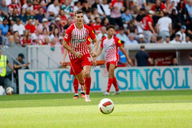 Yannik Engelhardt (SC Freiburg, 16) , Deutschland, Fussball, 1. Bundesliga, 1.Spieltag, 2026 2027, SC Freiburg vs. SV Werder Bremen, 30.08.2026, Freiburg im Breisgau Europa-Park Stadion Deutschland *** Yannik Engelhardt, SC Freiburg, 16, Germany, soccer, Bundesliga 1, Matchday 1, 2026–2027, SC Freiburg vs. SV Werder Bremen, August 30, 2026, Freiburg im Breisgau, Europa-Park Stadium, Germany Copyright: xGrantxHubbsx