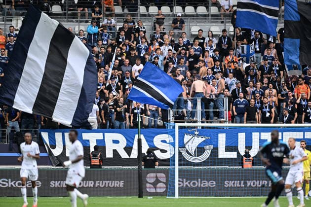 Paris FC v Nice - French Ligue 1 PARIS, FRANCE - AUGUST 30: Fans of Paris FC celebrate after a score during the French L1 football match between Paris FC and OGC Nice at Stade Jean-Bouin in Paris, France on August 30, 2026. Mustafa Yalcin Anadolu Paris France. Editorial use only. Please get in touch for any other usage.  Copyright: x2026xAnadoluxMustafaxYalcinx