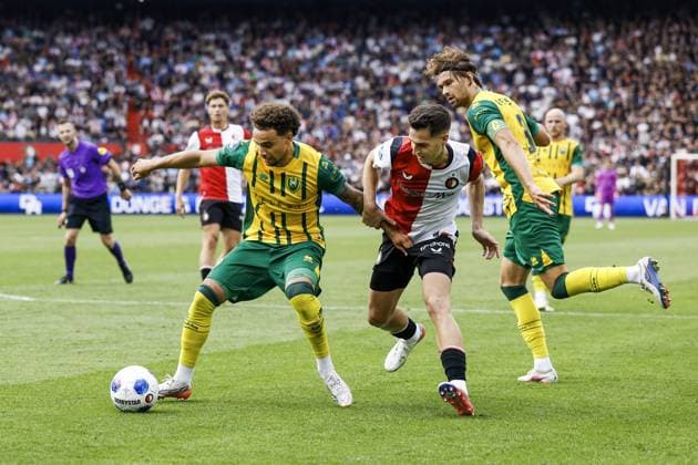ROTTERDAM - Jalen Hawkins of ADO Den Haag, Mika Marmol of Feyenoord, Pascal Mulder of ADO Den Haag (lr) during the Dutch Eredivisie match between Feyenoord Rotterdam and ADO Den Haag at De Kuip stadium on 30 August 2026 in Rotterdam, the Netherlands. MAURICE VAN STEEN ANP Eredivisie 2026 27 xVIxANPxSportx xxANPxIVx 566600663 originalFilename: 566600663.jpg