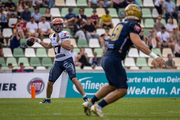Broghean Mcgovern (ifm Razorbacks Ravensburg, 17 Quarter Back) Dresden Monarchs vs ifm Razorbacks Ravensburg, American Football, German Football League, Week 17, 2026, 30.08.2026, Dresden Heinz-Steyer-Stadion Saxony Germany Copyright: xPFA SebastianxJustx